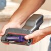 BD-HHVJ315JDP27-B3_2.jpg ASPIRADORA DE MANO BLACK DECKER INALAMBRICA PARA MASCOTAS 2 VELOCIDADES RECARGABLE GRIS-PURPURA